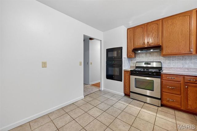 2560 Woodsage Drive, Florissant, MO 63033