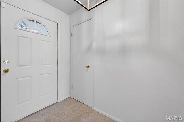 2560 Woodsage Drive, Florissant, MO 63033