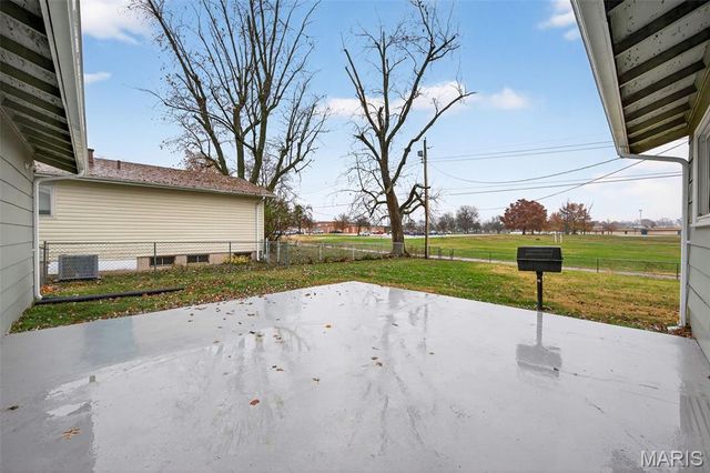 2560 Woodsage Drive, Florissant, MO 63033