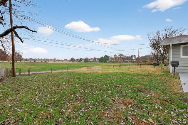 2560 Woodsage Drive, Florissant, MO 63033