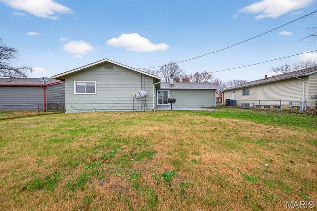 2560 Woodsage Drive, Florissant, MO 63033