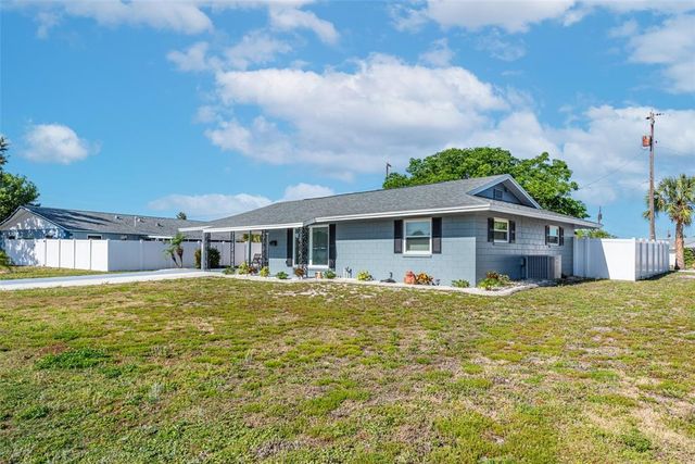 906 HACIENDA DR, Sun City Center, FL 33573