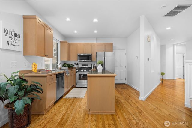 22526 SE 12th Place, Sammamish, WA 98075