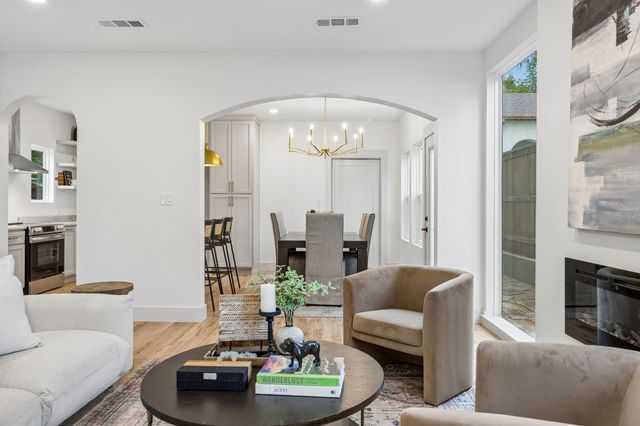 3031 Brooklyndell Avenue, Dallas, TX 75211
