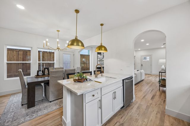 3031 Brooklyndell Avenue, Dallas, TX 75211