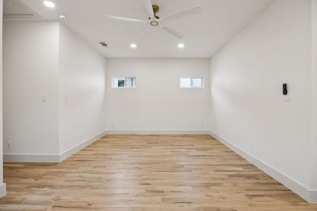 3031 Brooklyndell Avenue, Dallas, TX 75211