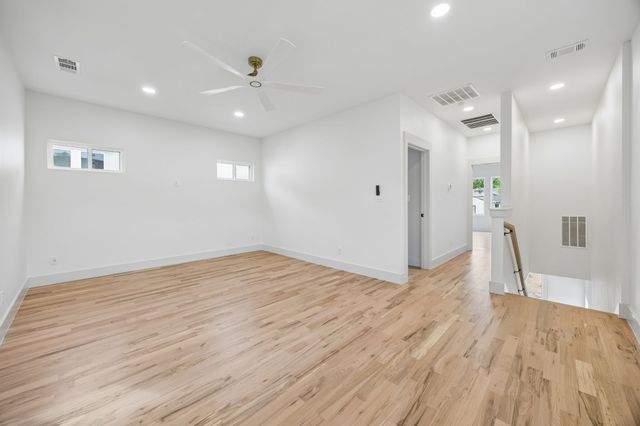 3031 Brooklyndell Avenue, Dallas, TX 75211