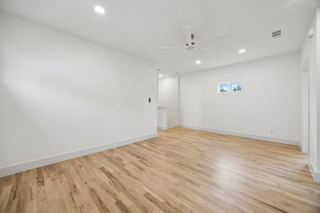 3031 Brooklyndell Avenue, Dallas, TX 75211