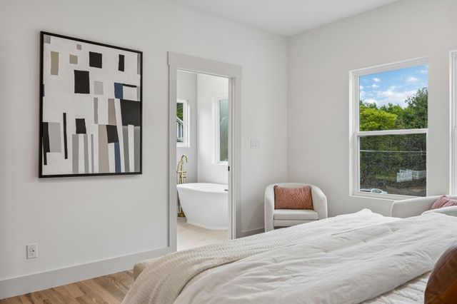 3031 Brooklyndell Avenue, Dallas, TX 75211