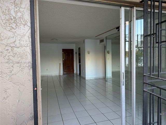 5199 NW 7th St 115, Miami, FL 33126