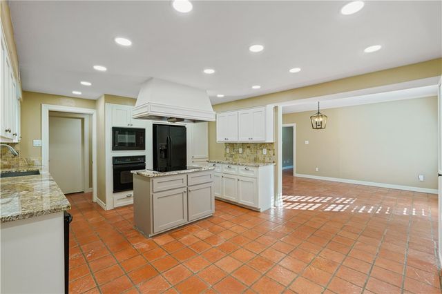5314 River Oaks Dr, Corpus Christi, TX 78413