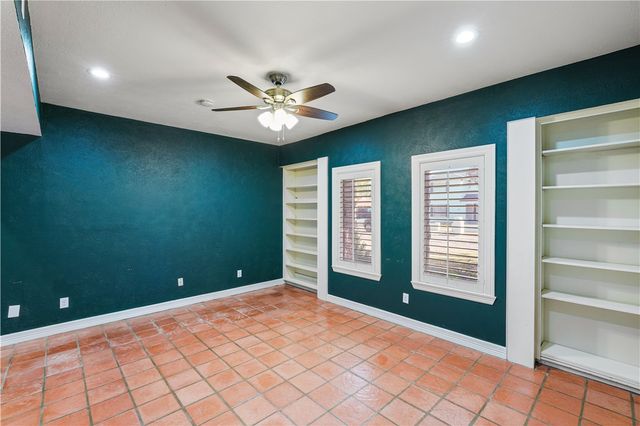 5314 River Oaks Dr, Corpus Christi, TX 78413