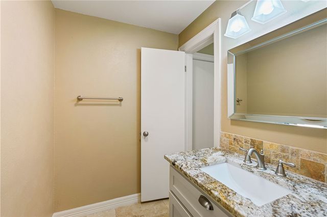 5314 River Oaks Dr, Corpus Christi, TX 78413