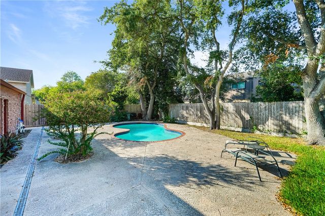 5314 River Oaks Dr, Corpus Christi, TX 78413