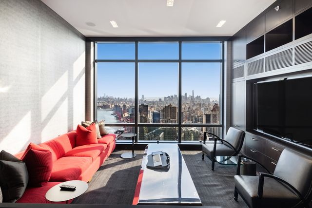 845 United Nations Plz Apt 77C, New York City, NY 10017