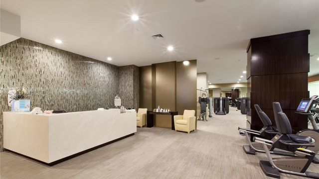 845 United Nations Plz Apt 77C, New York City, NY 10017