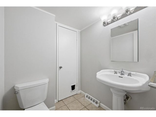 3942 S Yosemite St, Denver, CO 80237