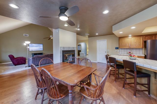 550 W Bedford Avenue, Clovis, CA 93611