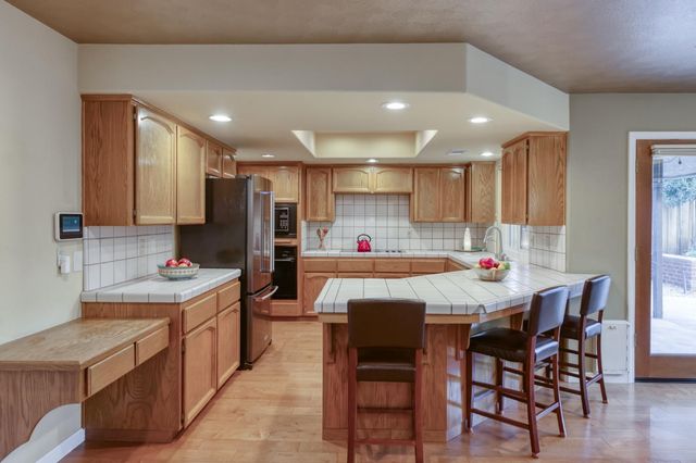 550 W Bedford Avenue, Clovis, CA 93611