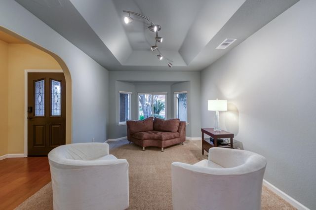 550 W Bedford Avenue, Clovis, CA 93611