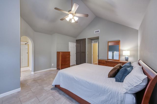 550 W Bedford Avenue, Clovis, CA 93611