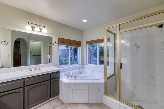 550 W Bedford Avenue, Clovis, CA 93611