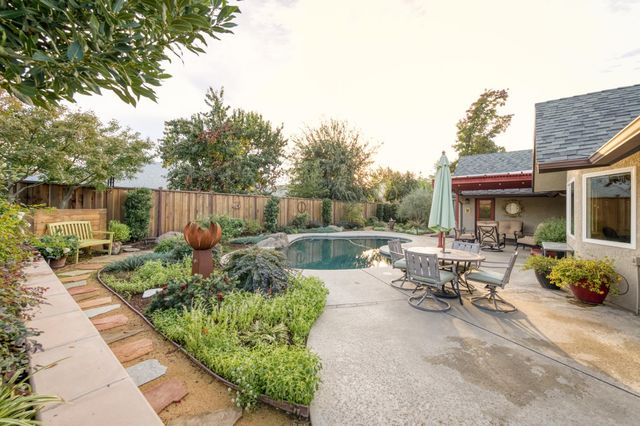 550 W Bedford Avenue, Clovis, CA 93611