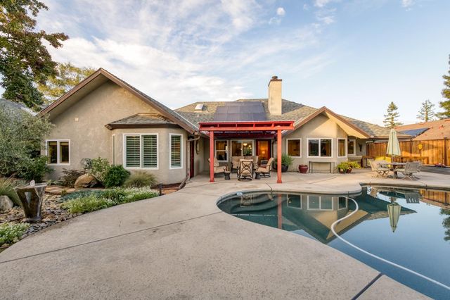 550 W Bedford Avenue, Clovis, CA 93611