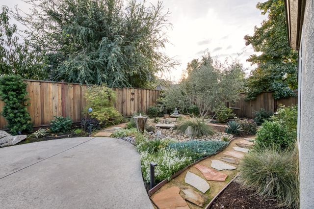 550 W Bedford Avenue, Clovis, CA 93611