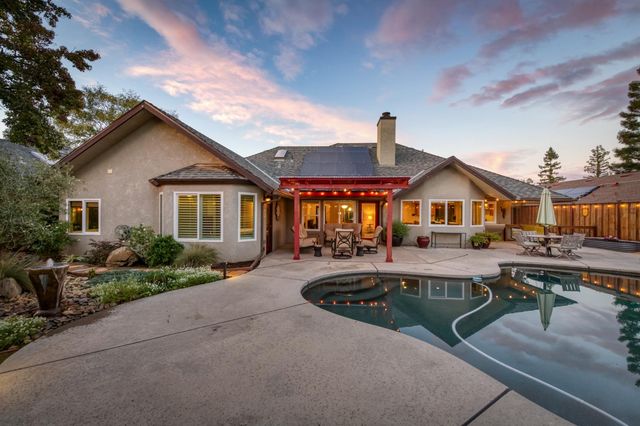 550 W Bedford Avenue, Clovis, CA 93611