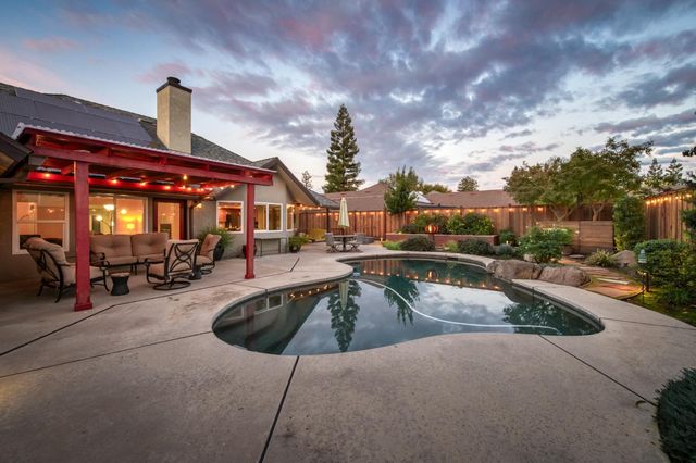 550 W Bedford Avenue, Clovis, CA 93611