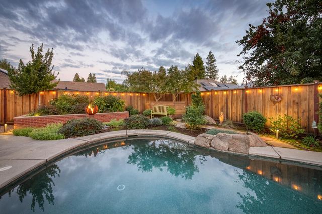 550 W Bedford Avenue, Clovis, CA 93611