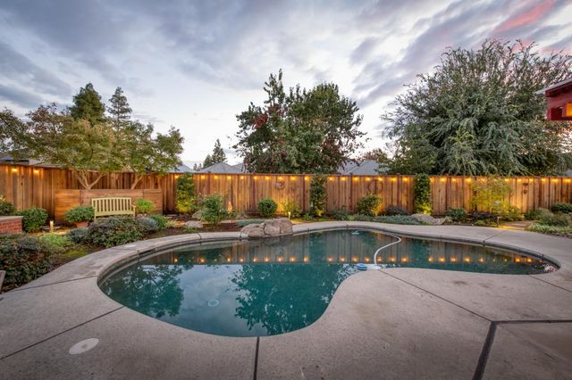 550 W Bedford Avenue, Clovis, CA 93611