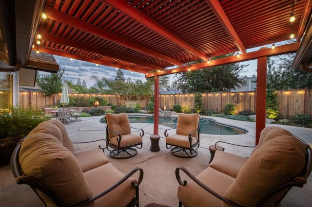 550 W Bedford Avenue, Clovis, CA 93611