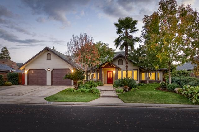 550 W Bedford Avenue, Clovis, CA 93611