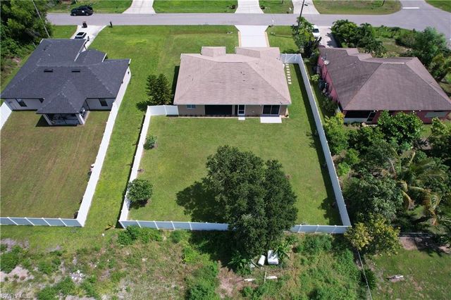 4203 11th ST SW, Lehigh Acres, FL 33976