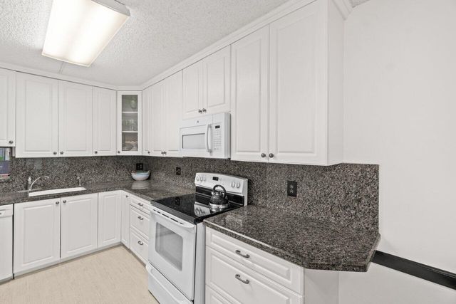 10203 Mangrove 104 Drive 104, Boynton Beach, FL 33437