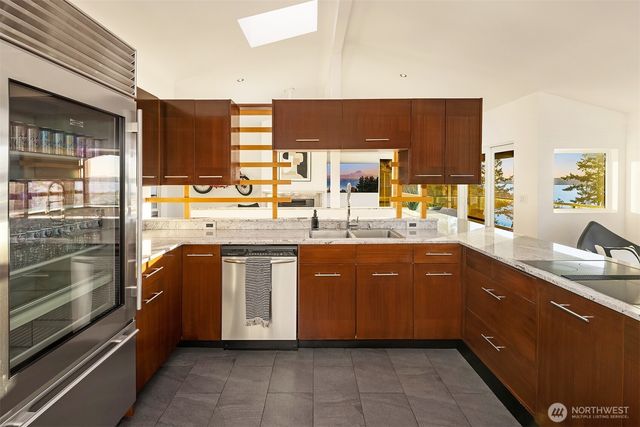 15733 25th Avenue SW, Burien, WA 98166