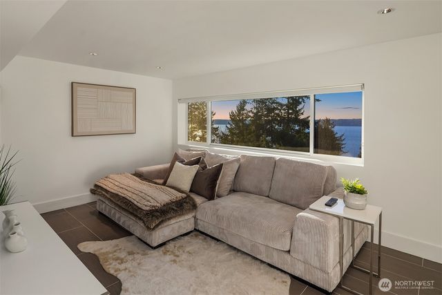 15733 25th Avenue SW, Burien, WA 98166