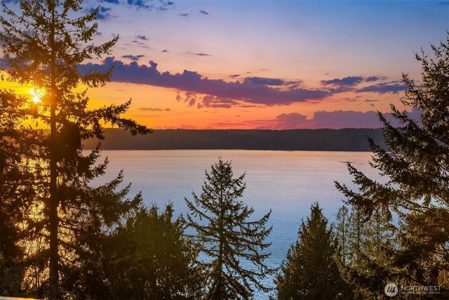 15733 25th Avenue SW, Burien, WA 98166