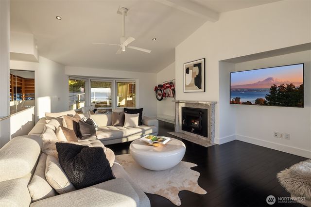 15733 25th Avenue SW, Burien, WA 98166