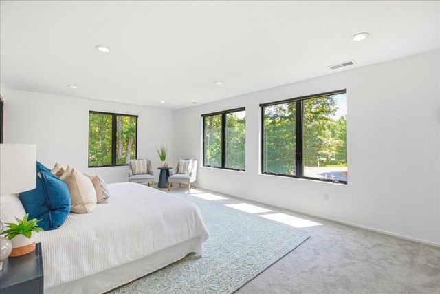 3 Kestrel Wy, Carver, MA 02330