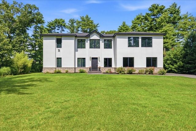 3 Kestrel Wy, Carver, MA 02330