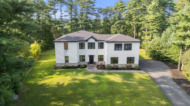 3 Kestrel Wy, Carver, MA 02330