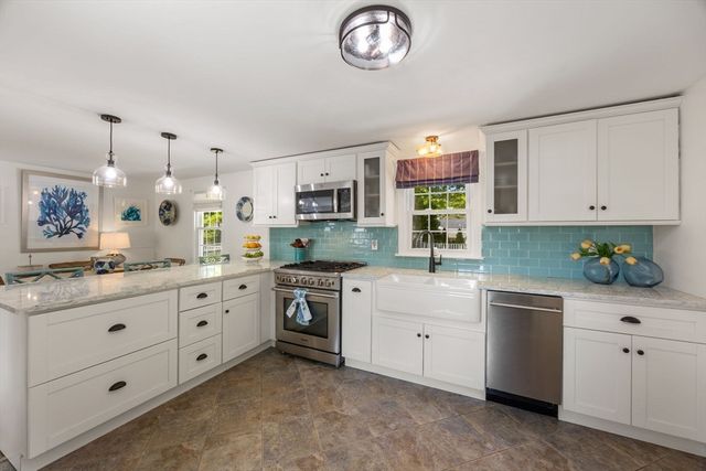 56 Crowes Purchase Rd, Yarmouth, MA 02673