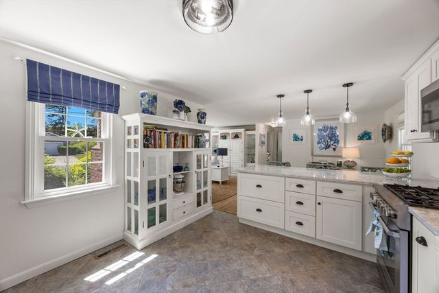 56 Crowes Purchase Rd, Yarmouth, MA 02673