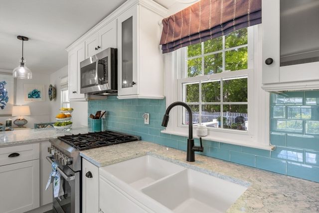 56 Crowes Purchase Rd, Yarmouth, MA 02673