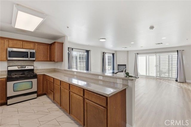 1133 S Hoover 416, Los Angeles, CA 90006