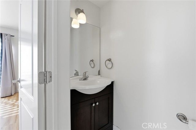 1133 S Hoover 416, Los Angeles, CA 90006