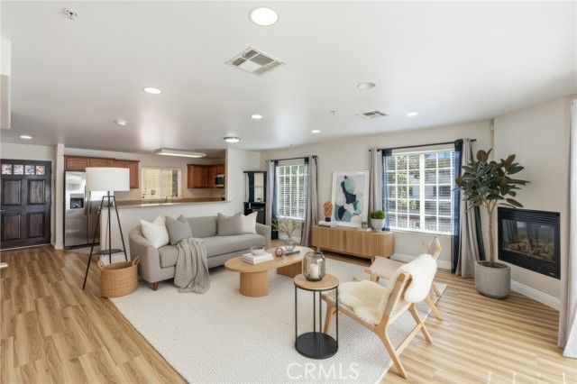 1133 S Hoover 416, Los Angeles, CA 90006